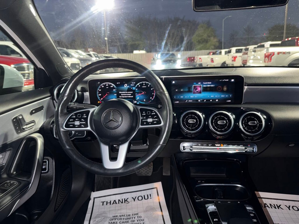 Mercedes-Benz A-Class Vehicle Full-screen Gallery Image 17