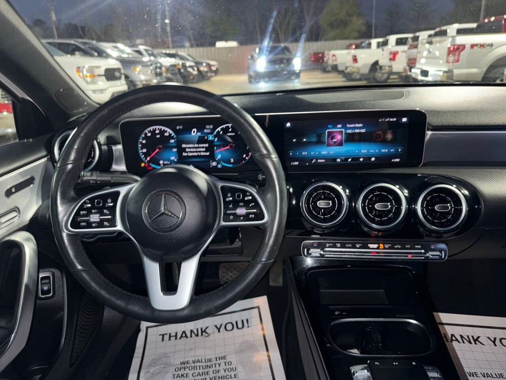 Mercedes-Benz A-Class Vehicle Full-screen Gallery Image 19