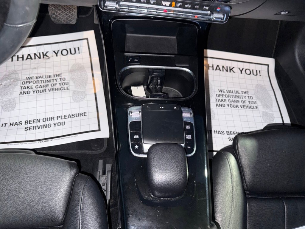 Mercedes-Benz A-Class Vehicle Full-screen Gallery Image 29