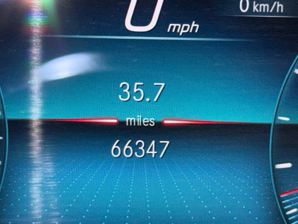 Mercedes-Benz A-Class Vehicle Full-screen Gallery Image 33