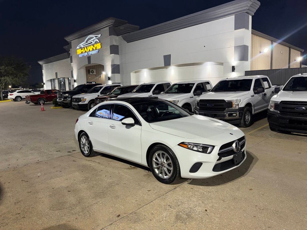 Mercedes-Benz A-Class Vehicle Full-screen Gallery Image 41