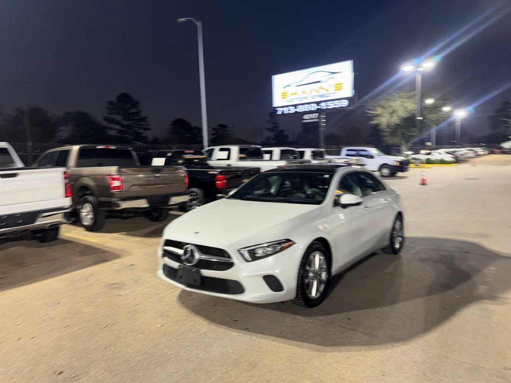 Mercedes-Benz A-Class Vehicle Full-screen Gallery Image 42