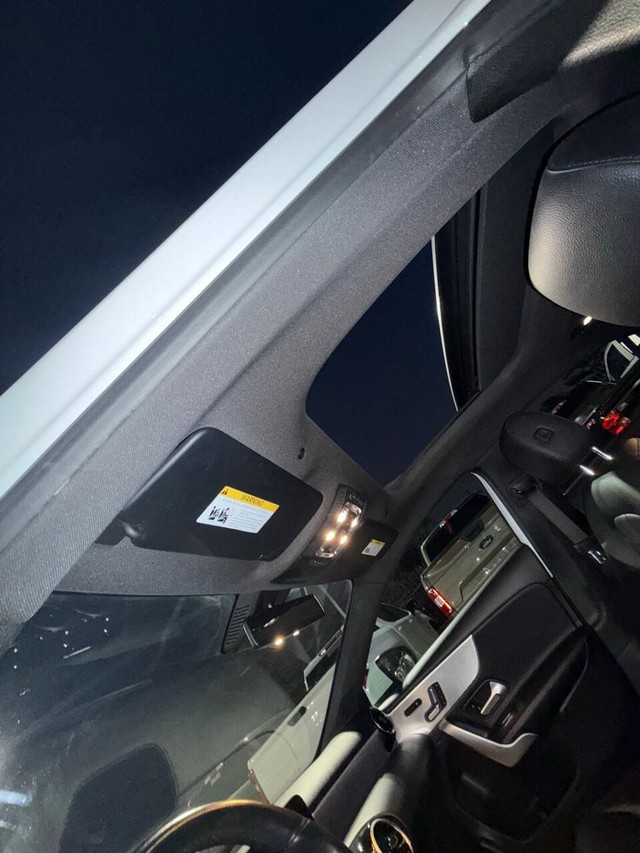 Mercedes-Benz A-Class Vehicle Full-screen Gallery Image 30