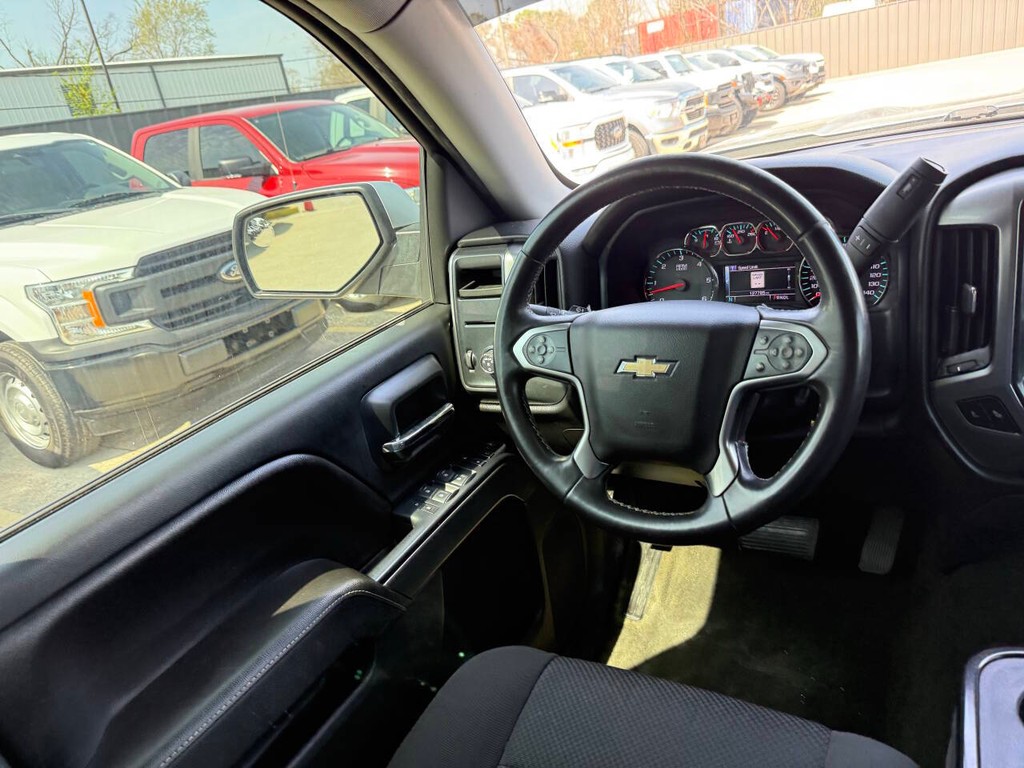 Chevrolet Silverado 1500 Vehicle Full-screen Gallery Image 19