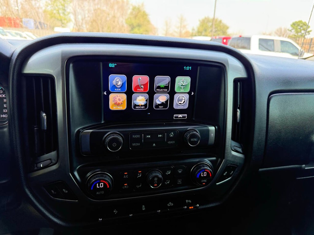 Chevrolet Silverado 1500 Vehicle Full-screen Gallery Image 24