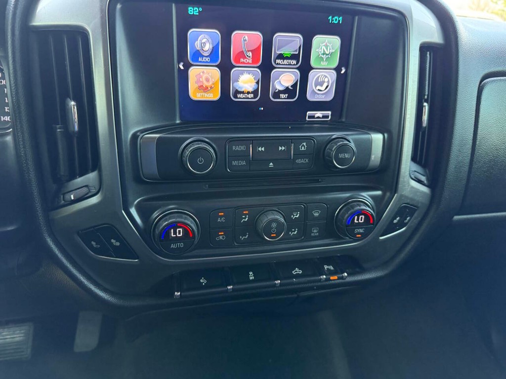 Chevrolet Silverado 1500 Vehicle Full-screen Gallery Image 28