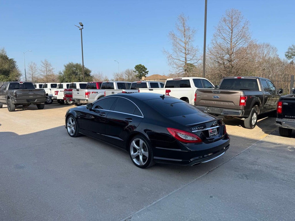 Mercedes-Benz CLS-Class Vehicle Full-screen Gallery Image 04