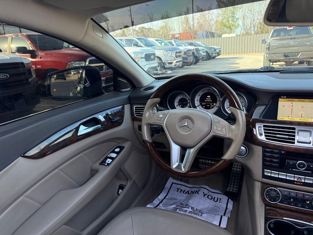 Mercedes-Benz CLS-Class Vehicle Full-screen Gallery Image 19