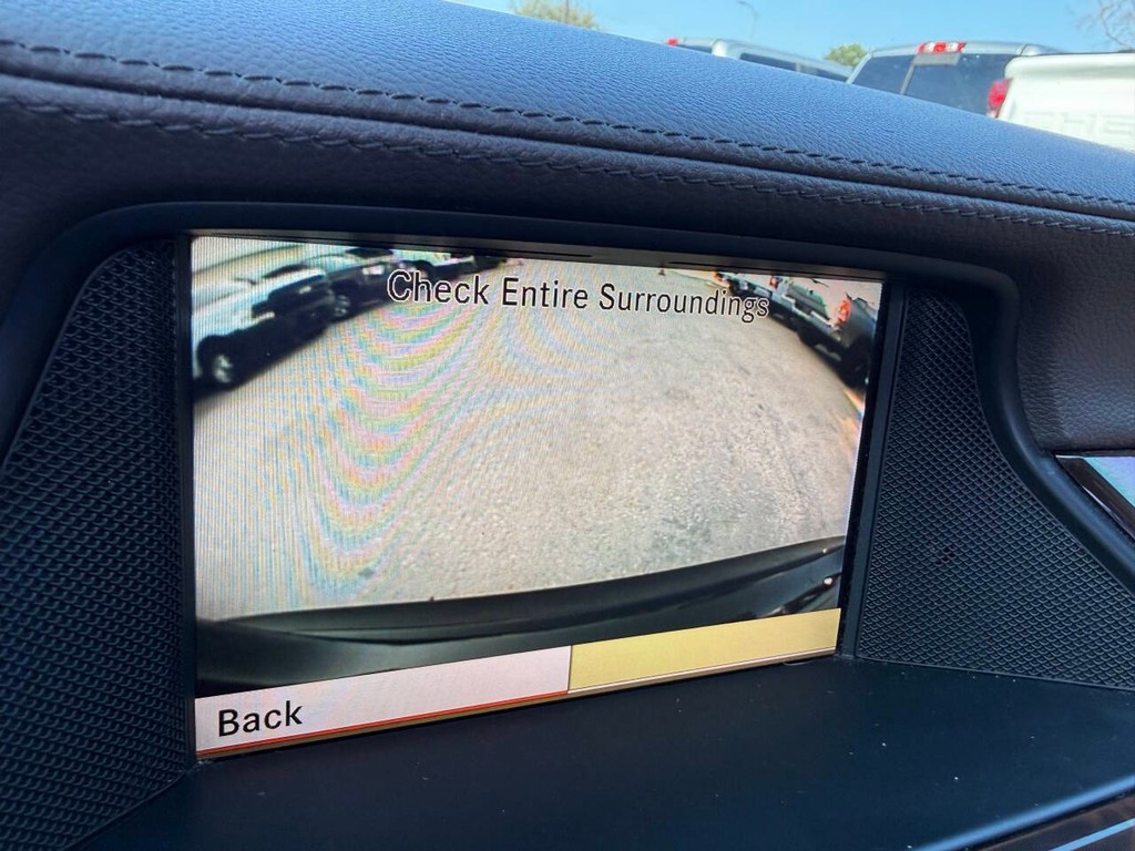 Mercedes-Benz CLS-Class Vehicle Full-screen Gallery Image 26