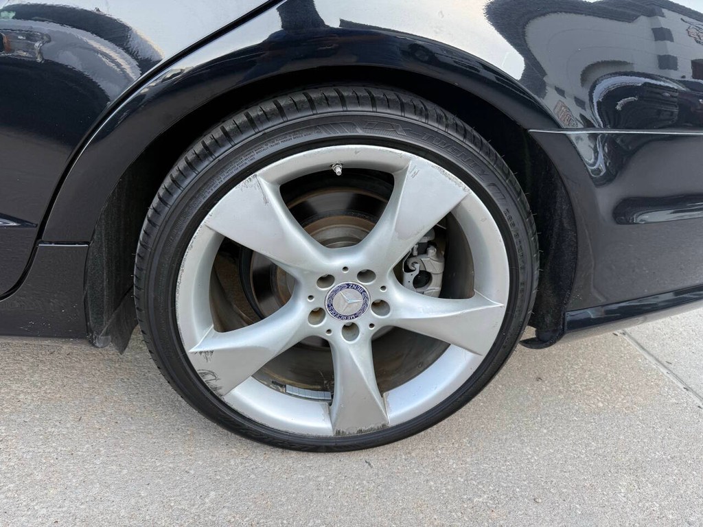 Mercedes-Benz CLS-Class Vehicle Full-screen Gallery Image 36