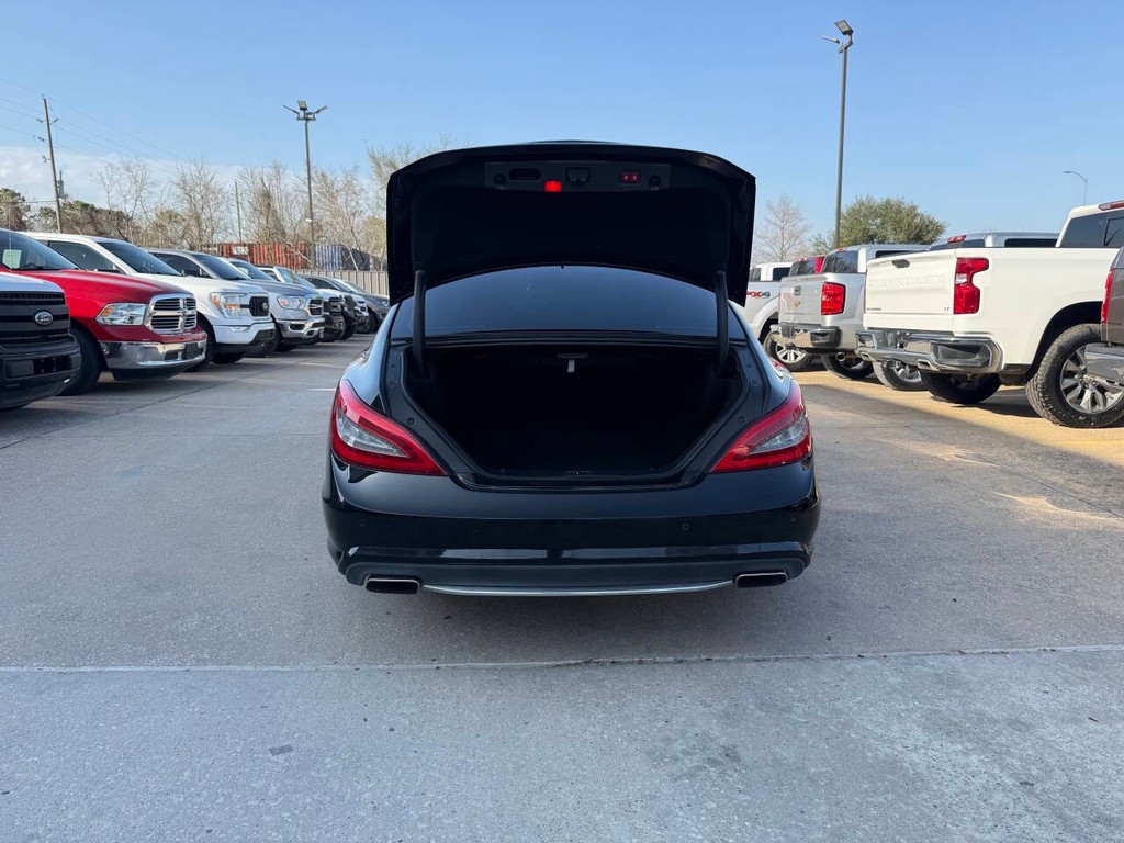 Mercedes-Benz CLS-Class Vehicle Full-screen Gallery Image 37
