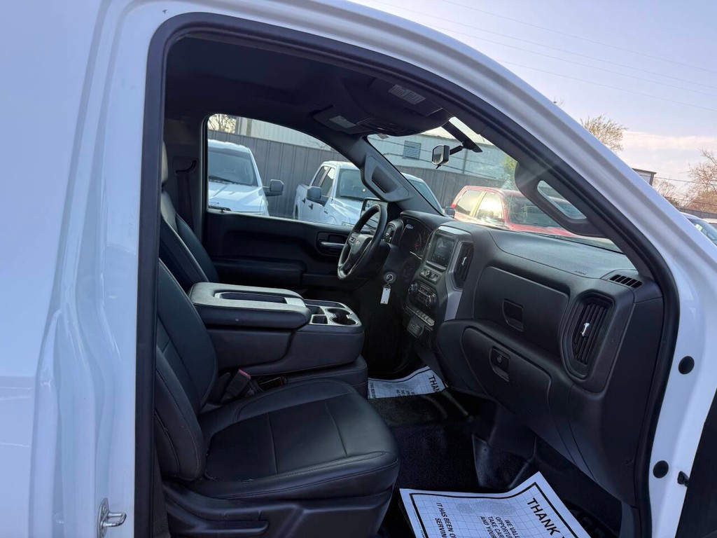 Chevrolet Silverado 1500 Vehicle Full-screen Gallery Image 10