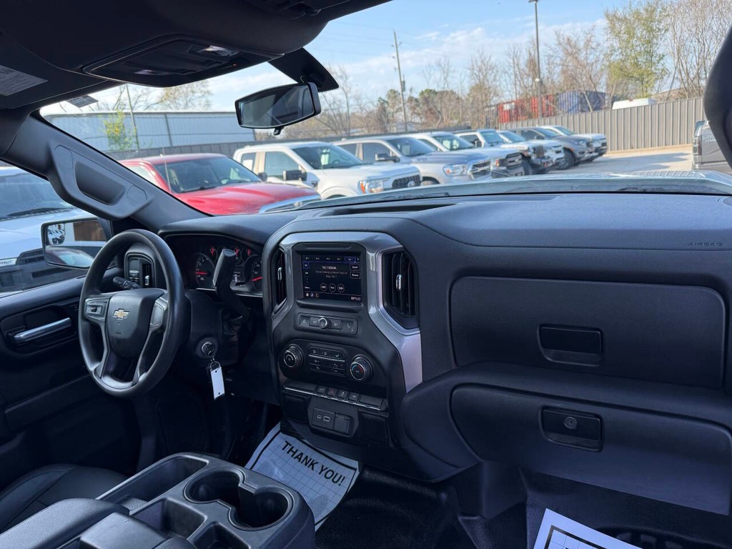 Chevrolet Silverado 1500 Vehicle Full-screen Gallery Image 12