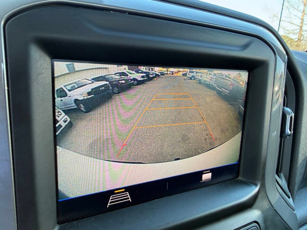 Chevrolet Silverado 1500 Vehicle Full-screen Gallery Image 19