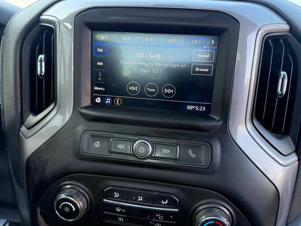 Chevrolet Silverado 1500 Vehicle Full-screen Gallery Image 20