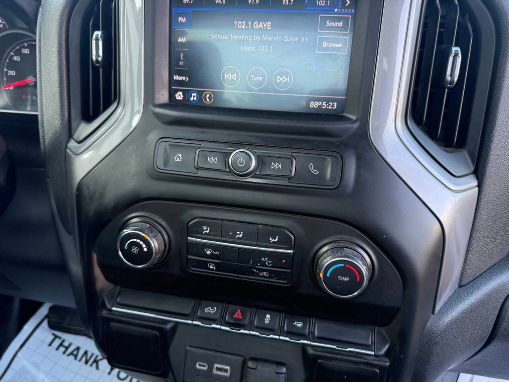 Chevrolet Silverado 1500 Vehicle Full-screen Gallery Image 21