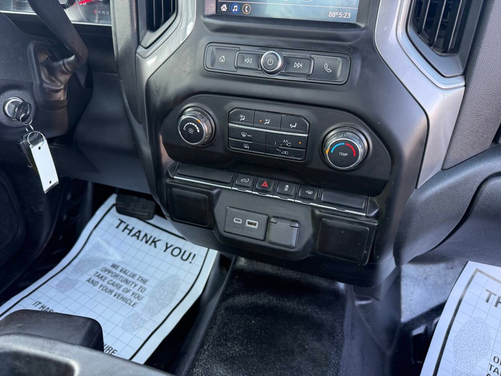 Chevrolet Silverado 1500 Vehicle Full-screen Gallery Image 22