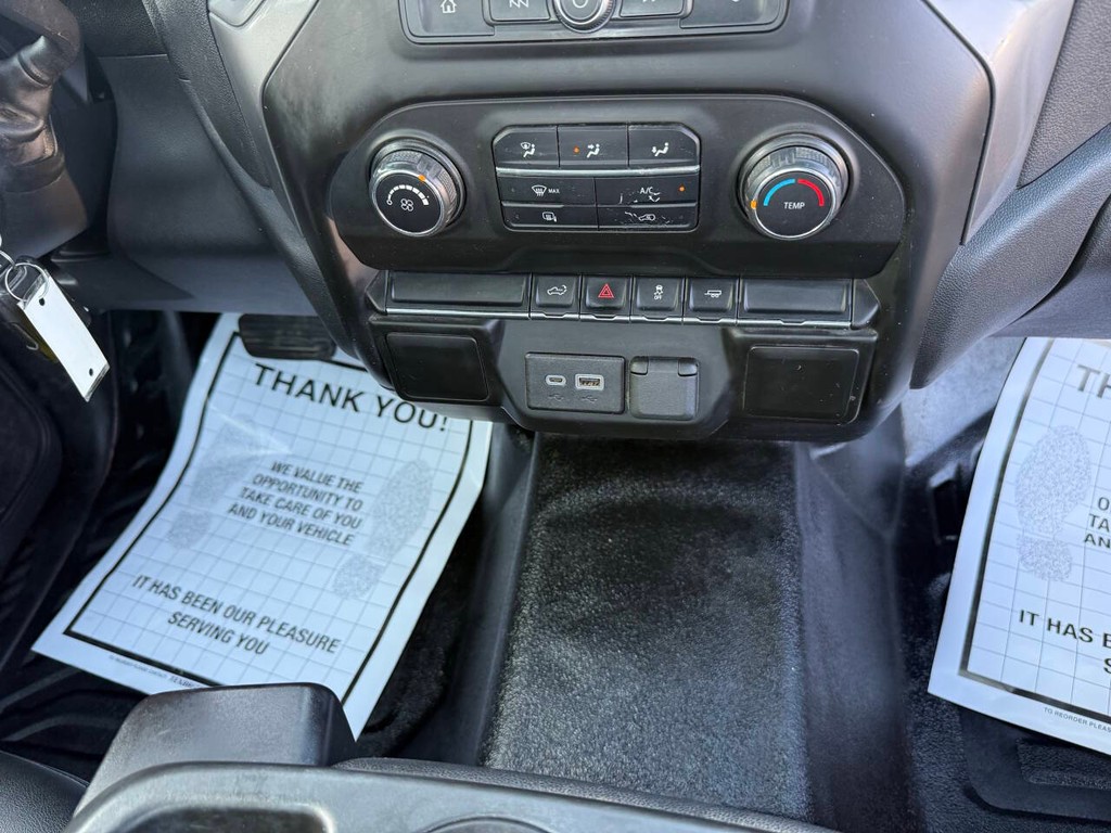 Chevrolet Silverado 1500 Vehicle Full-screen Gallery Image 23