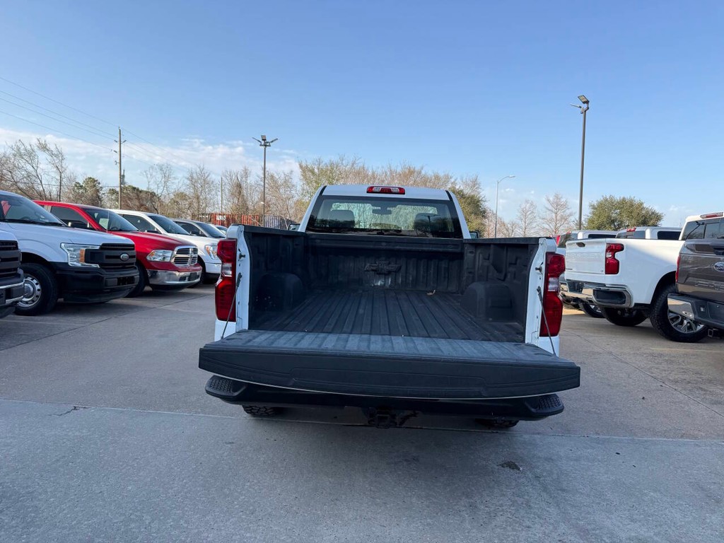 Chevrolet Silverado 1500 Vehicle Full-screen Gallery Image 30