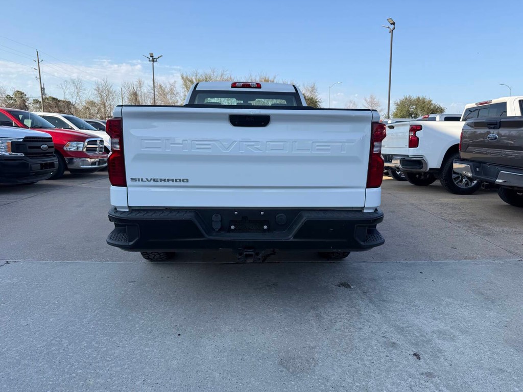 Chevrolet Silverado 1500 Vehicle Full-screen Gallery Image 31