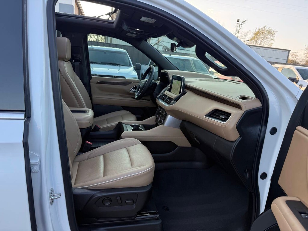 Chevrolet Suburban Vehicle Full-screen Gallery Image 10