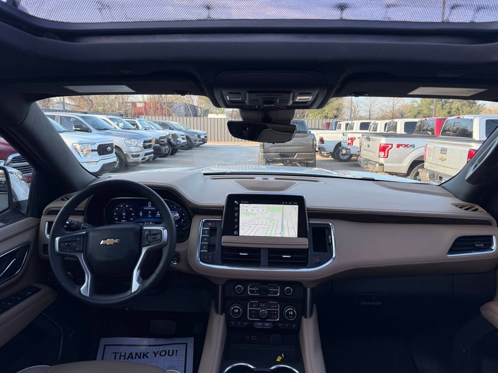 Chevrolet Suburban Vehicle Full-screen Gallery Image 19