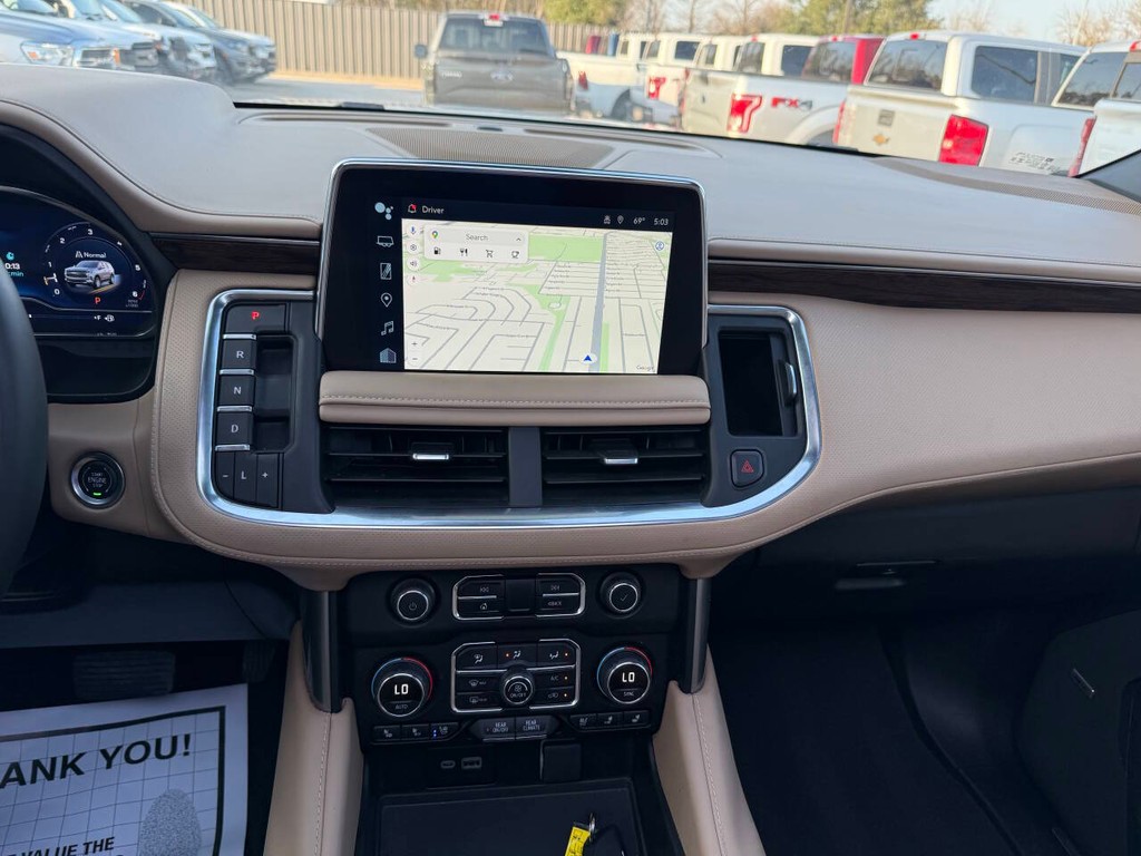 Chevrolet Suburban Vehicle Full-screen Gallery Image 26