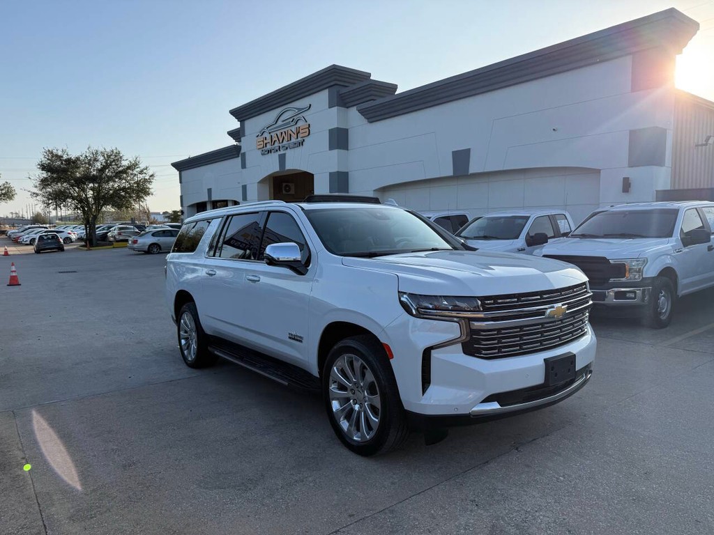 Chevrolet Suburban Vehicle Full-screen Gallery Image 45