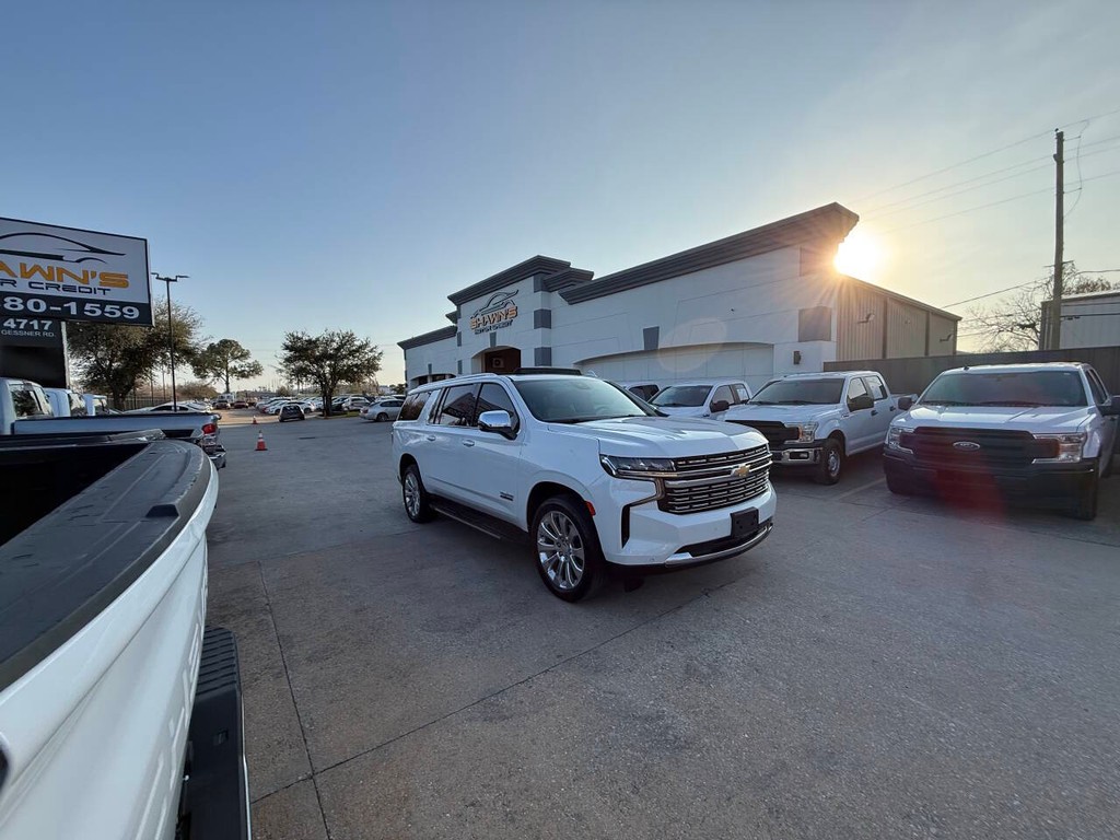 Chevrolet Suburban Vehicle Full-screen Gallery Image 47