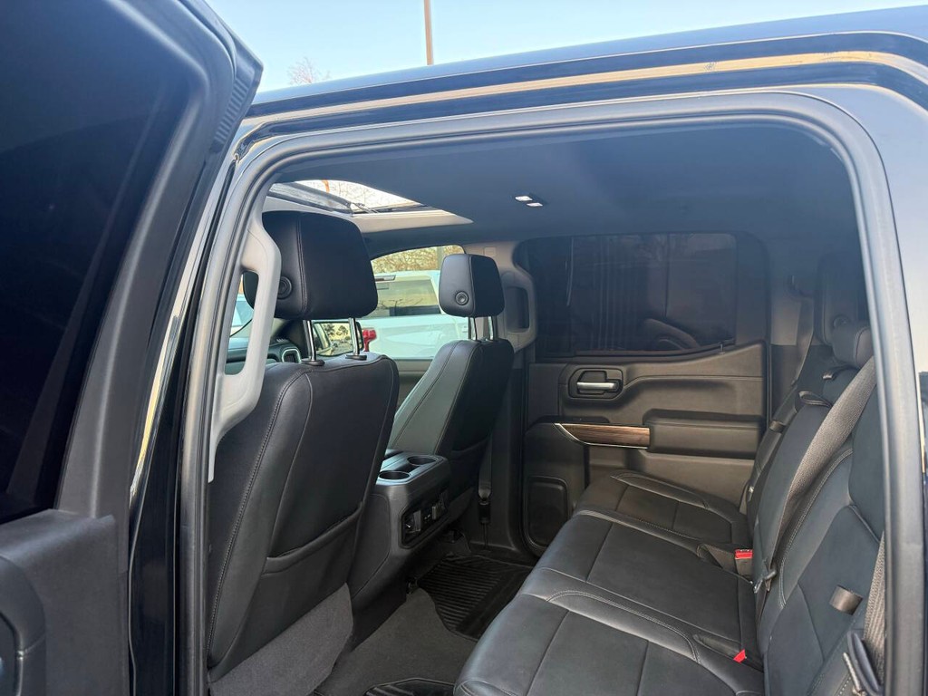 Chevrolet Silverado 1500 Vehicle Full-screen Gallery Image 12