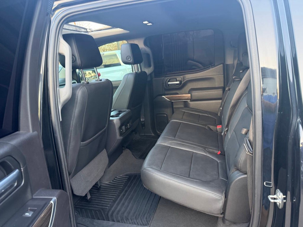 Chevrolet Silverado 1500 Vehicle Full-screen Gallery Image 13