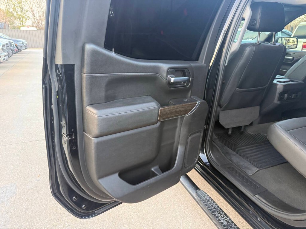 Chevrolet Silverado 1500 Vehicle Full-screen Gallery Image 14