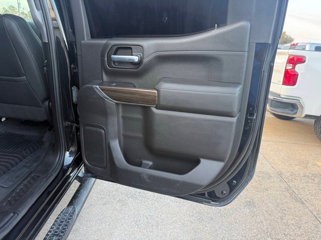 Chevrolet Silverado 1500 Vehicle Full-screen Gallery Image 16