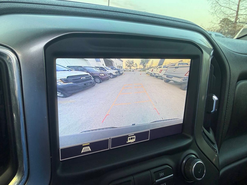 Chevrolet Silverado 1500 Vehicle Full-screen Gallery Image 26