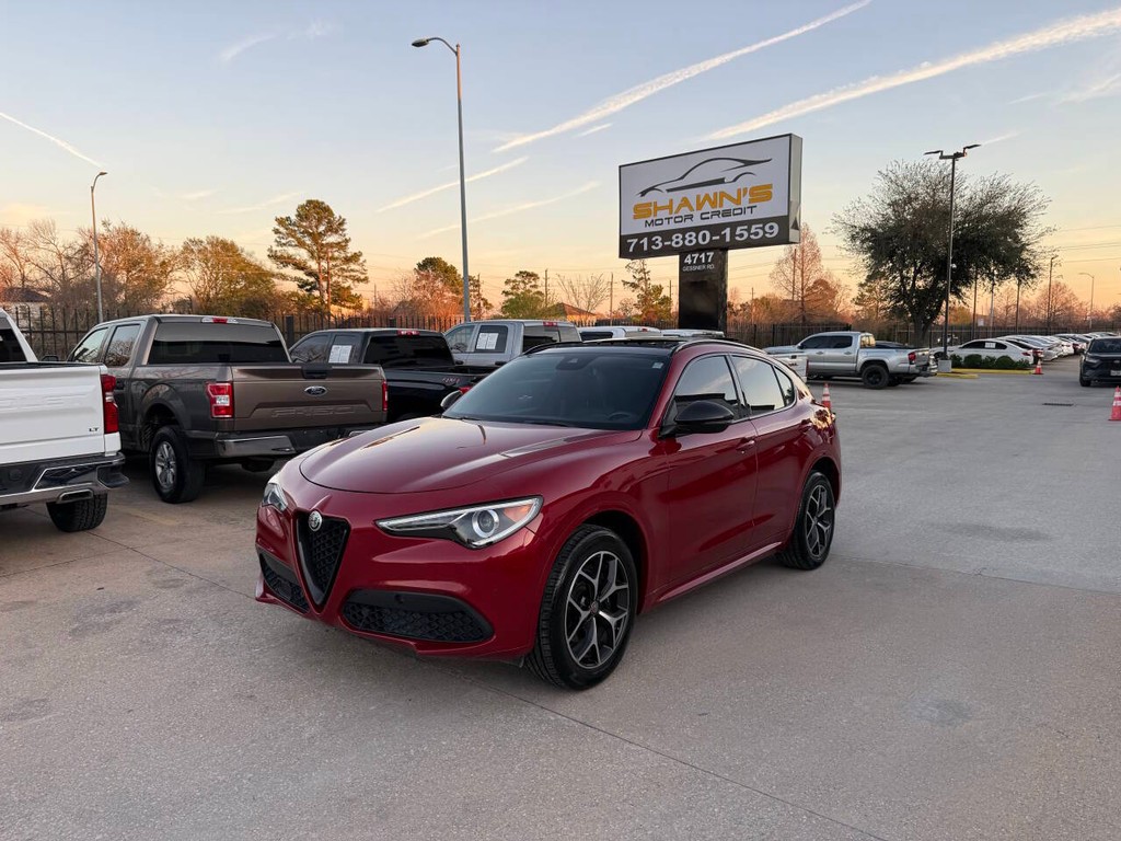 Alfa Romeo Stelvio Vehicle Full-screen Gallery Image 03