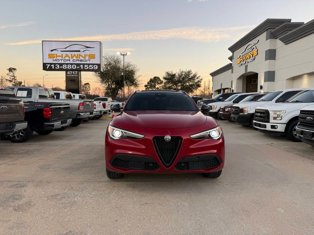 Alfa Romeo Stelvio Vehicle Full-screen Gallery Image 39