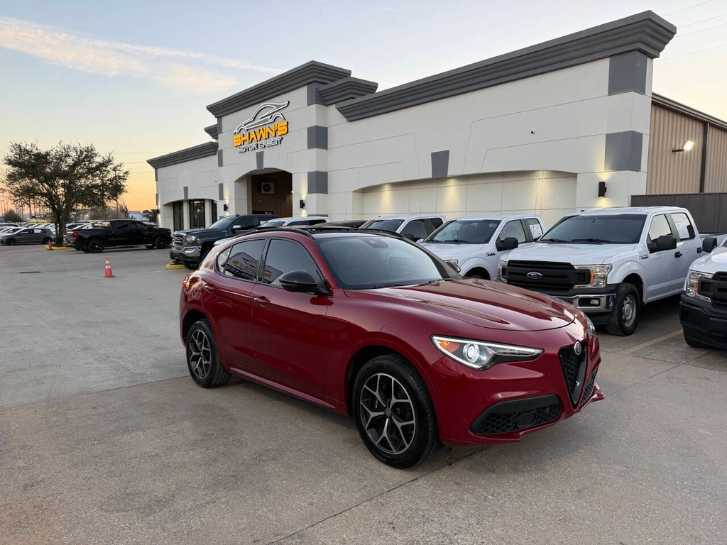 Alfa Romeo Stelvio Vehicle Full-screen Gallery Image 40