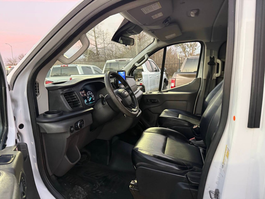 Ford Transit Passenger Wagon Vehicle Full-screen Gallery Image 07