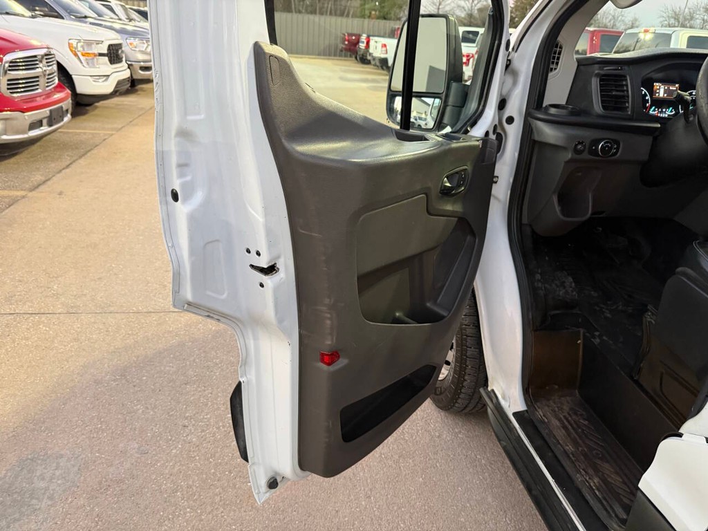 Ford Transit Passenger Wagon Vehicle Full-screen Gallery Image 08