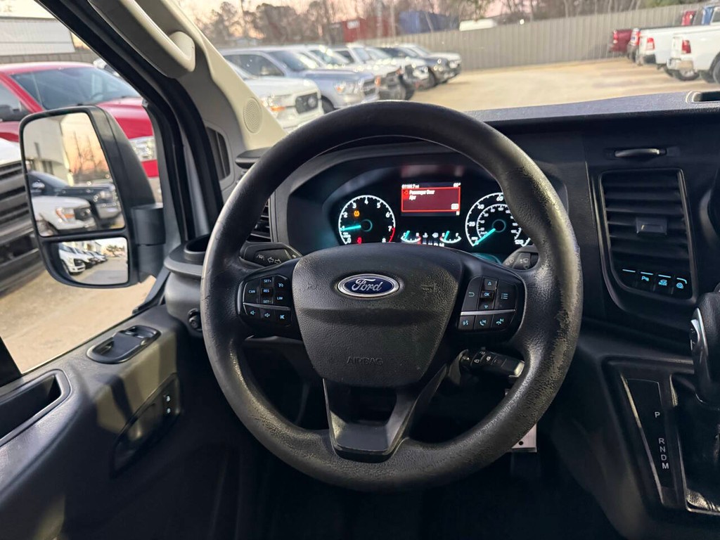 Ford Transit Passenger Wagon Vehicle Full-screen Gallery Image 15