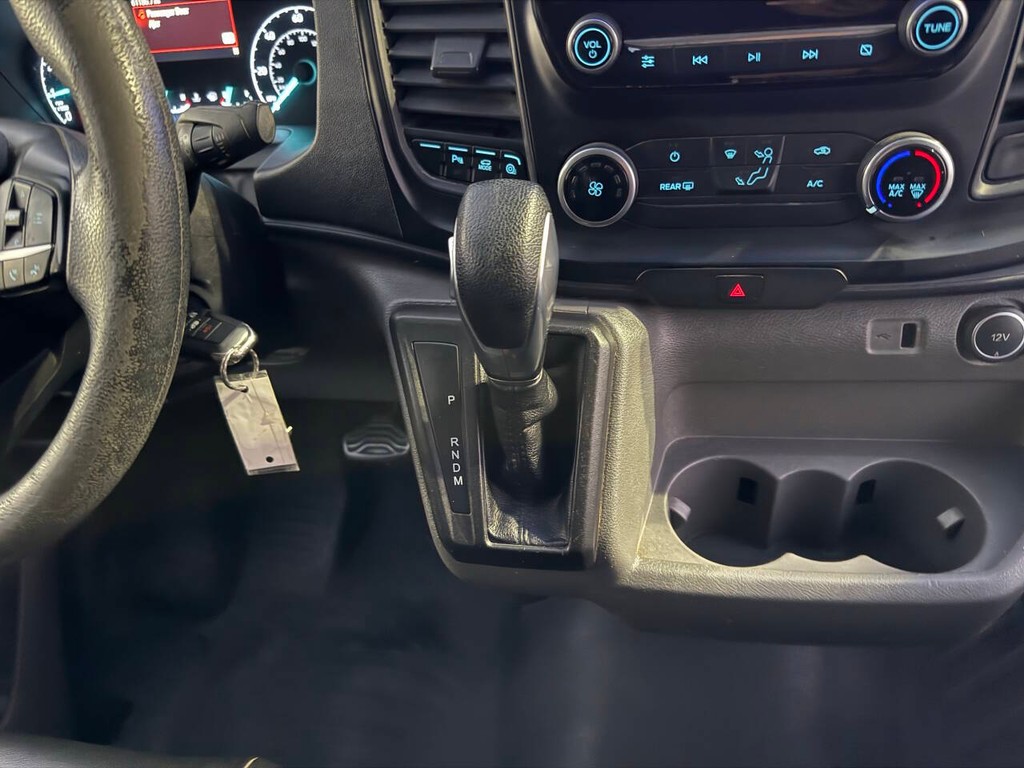 Ford Transit Passenger Wagon Vehicle Full-screen Gallery Image 22