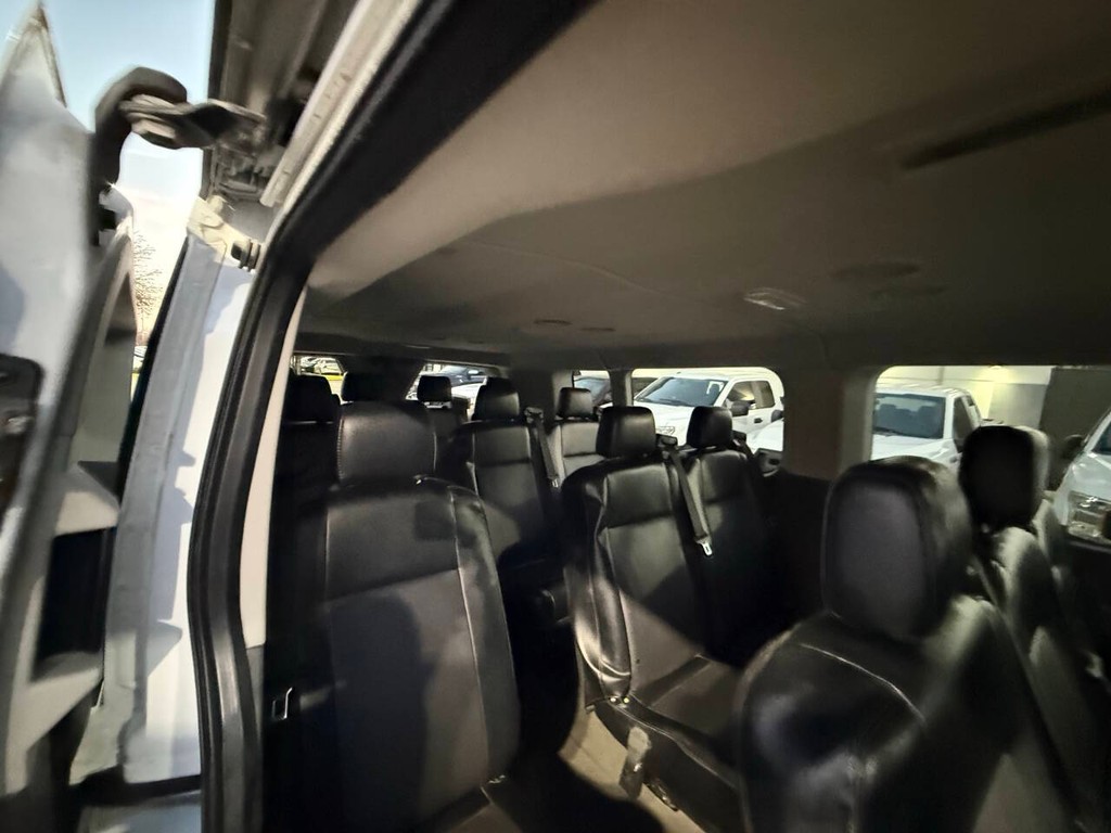 Ford Transit Passenger Wagon Vehicle Full-screen Gallery Image 24