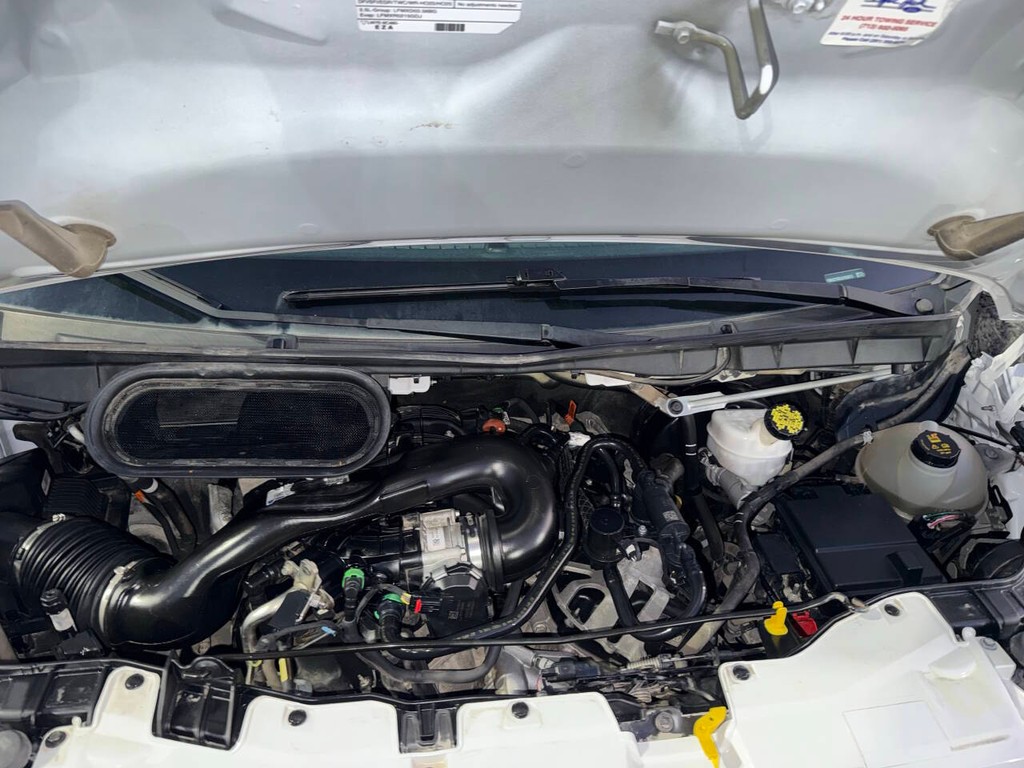 Ford Transit Passenger Wagon Vehicle Full-screen Gallery Image 28