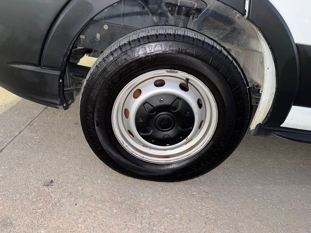 Ford Transit Passenger Wagon Vehicle Full-screen Gallery Image 29