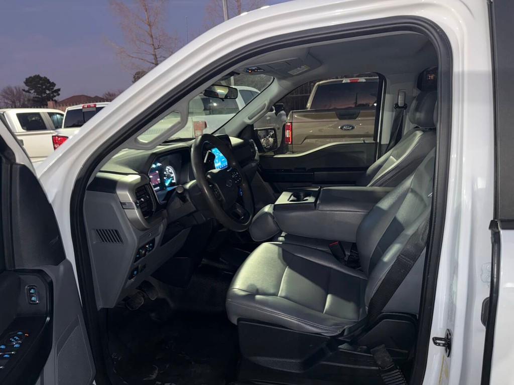 Ford F-150 Vehicle Full-screen Gallery Image 08