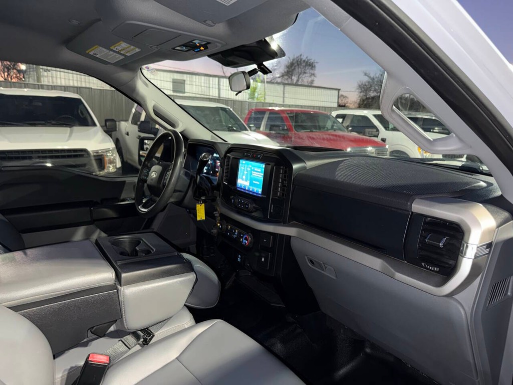 Ford F-150 Vehicle Full-screen Gallery Image 10