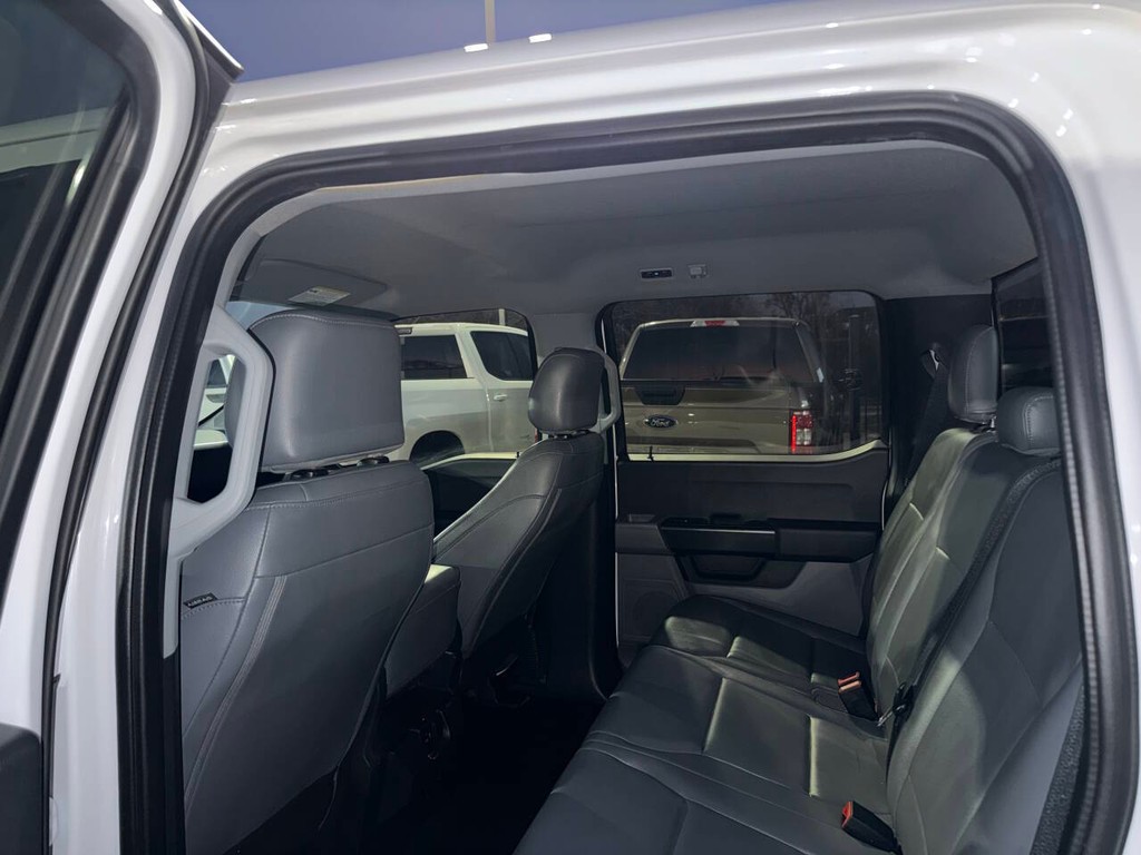 Ford F-150 Vehicle Full-screen Gallery Image 13