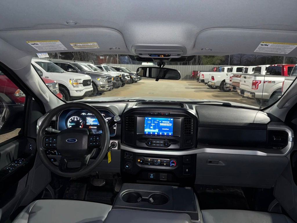 Ford F-150 Vehicle Full-screen Gallery Image 18
