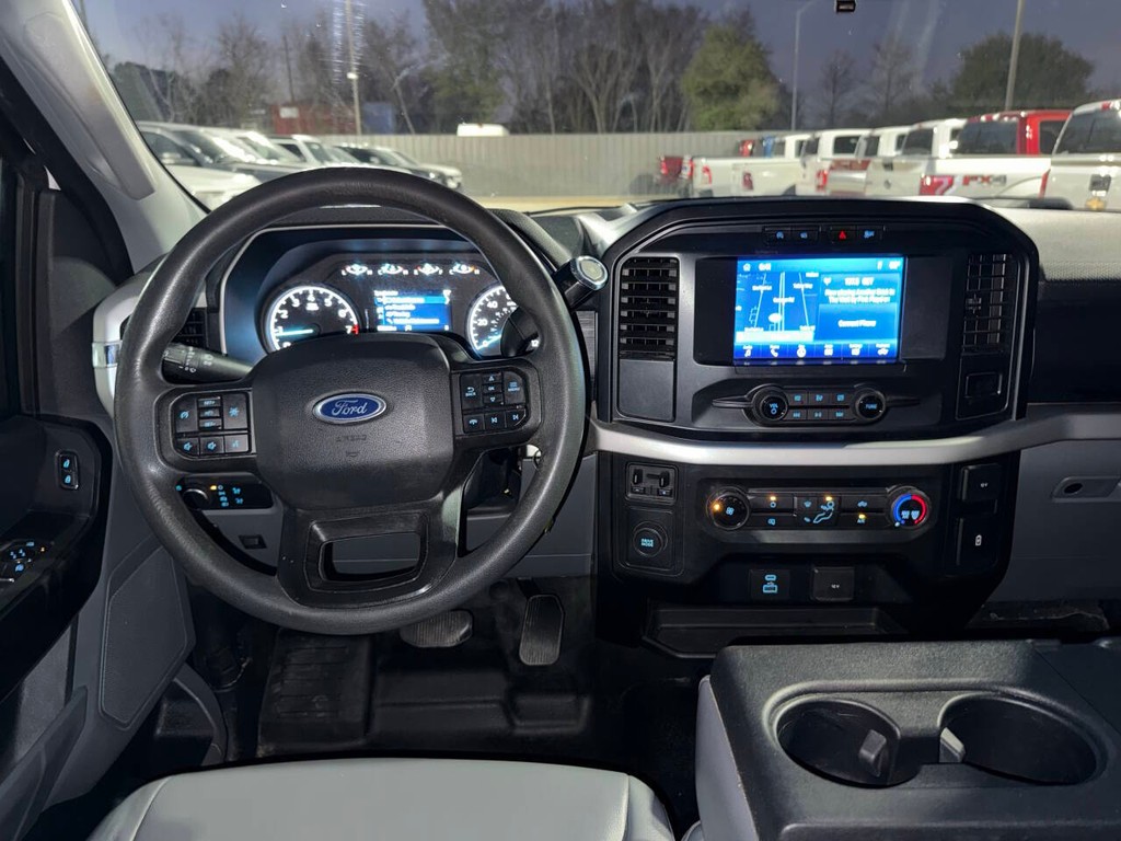 Ford F-150 Vehicle Full-screen Gallery Image 22