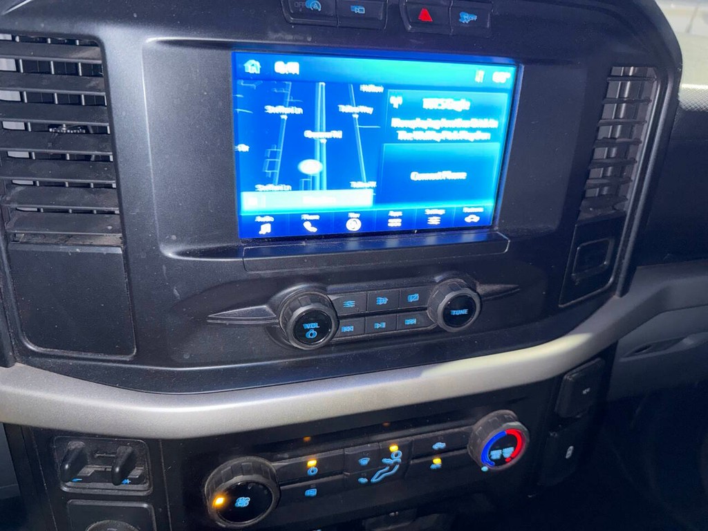 Ford F-150 Vehicle Full-screen Gallery Image 28